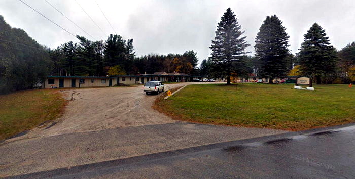 Pine Knoll Motel (Pioneer Motel, Pioneer Apartments) - 2018 Street View